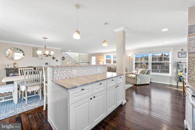 295 N 7TH ST, Surf City, NJ 08008