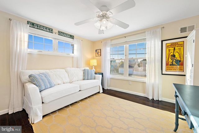 295 N 7TH ST, Surf City, NJ 08008