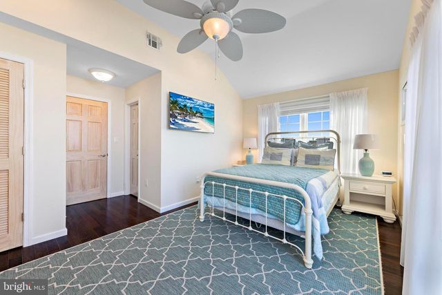 295 N 7TH ST, Surf City, NJ 08008