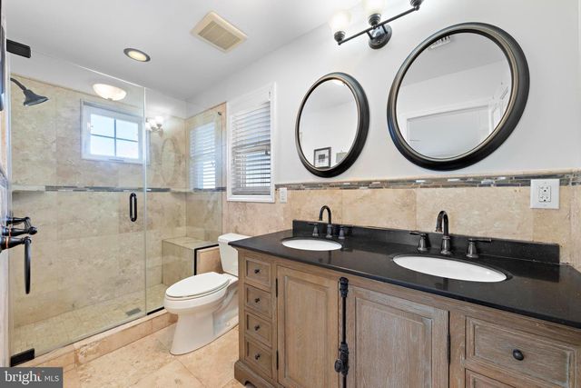 295 N 7TH ST, Surf City, NJ 08008