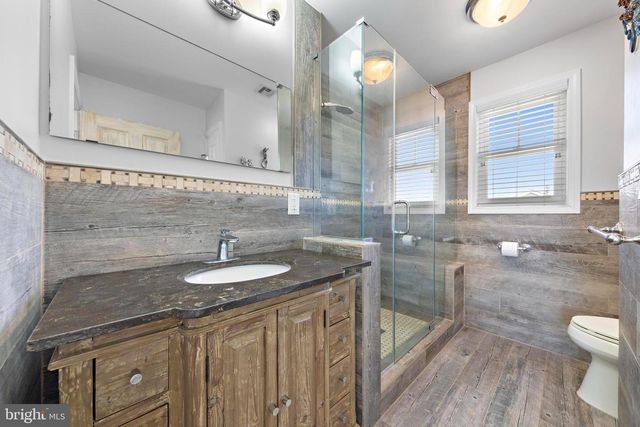 295 N 7TH ST, Surf City, NJ 08008