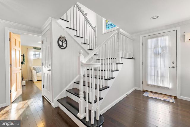 295 N 7TH ST, Surf City, NJ 08008