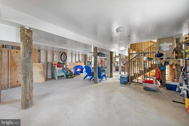 295 N 7TH ST, Surf City, NJ 08008