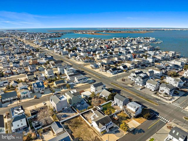 295 N 7TH ST, Surf City, NJ 08008