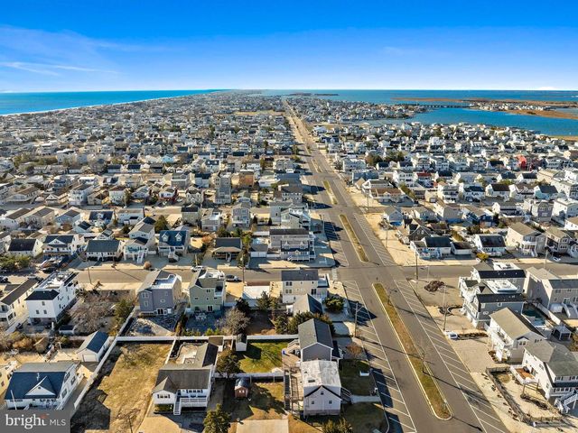 295 N 7TH ST, Surf City, NJ 08008