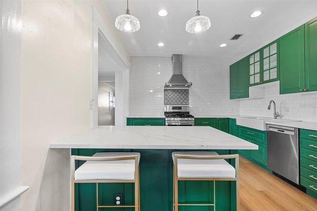 5709 N SUWANEE AVENUE, Tampa, FL 33604