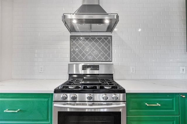 5709 N SUWANEE AVENUE, Tampa, FL 33604