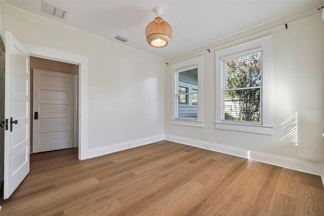 5709 N SUWANEE AVENUE, Tampa, FL 33604