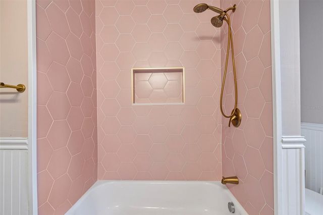 5709 N SUWANEE AVENUE, Tampa, FL 33604