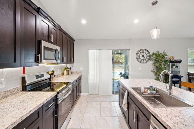 12015 PHOENIX AVENUE, Weeki Wachee, FL 34614
