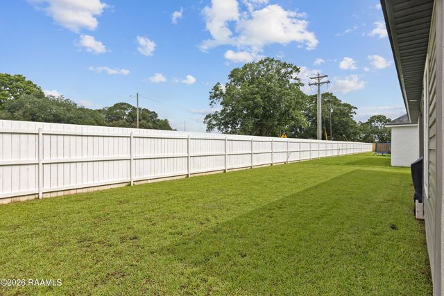 105 Harvest Falls Drive, Broussard, LA 70518