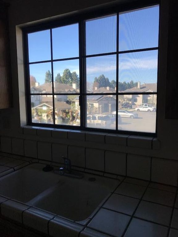 Image 5 of property listing at 1056 Padre Drive 4, Salinas, CA 93901