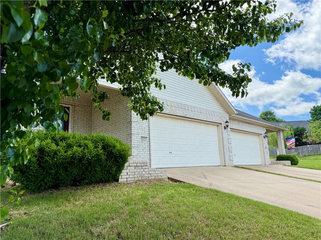 6297 and 6299 W Milliken Bend, Fayetteville, AR 72704