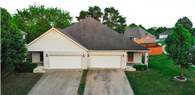 6297 and 6299 W Milliken Bend, Fayetteville, AR 72704