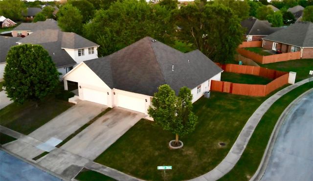 6297 and 6299 W Milliken Bend, Fayetteville, AR 72704