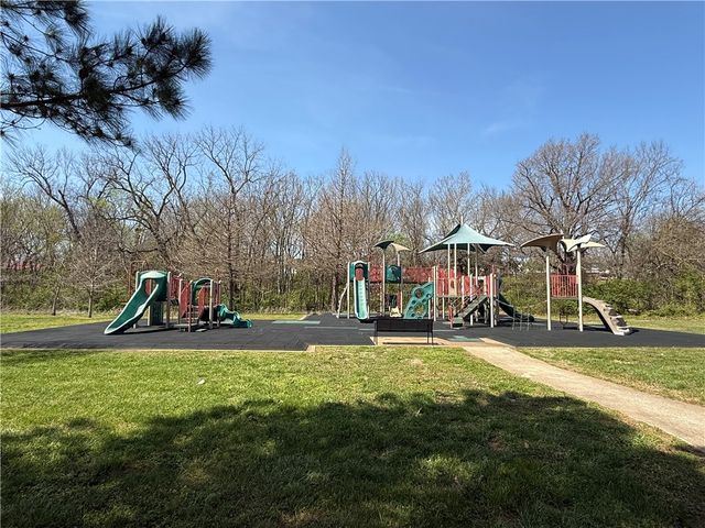 6297 and 6299 W Milliken Bend, Fayetteville, AR 72704