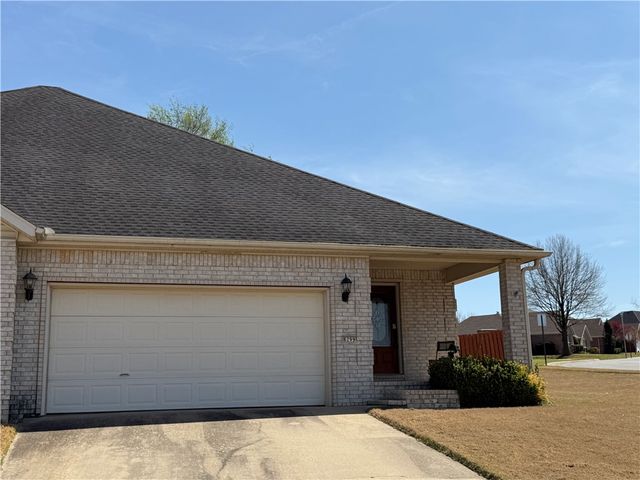 6297 and 6299 W Milliken Bend, Fayetteville, AR 72704