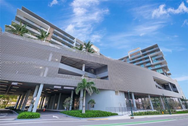 21290 Biscayne 210 210, Aventura, FL 33180