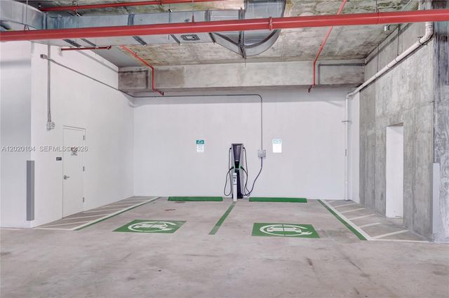 21290 Biscayne 210 210, Aventura, FL 33180
