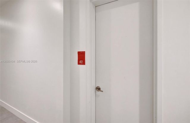 21290 Biscayne 210 210, Aventura, FL 33180