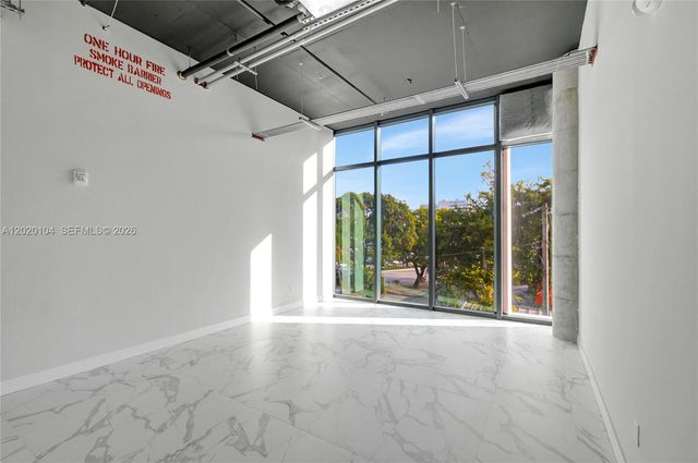 21290 Biscayne 210 210, Aventura, FL 33180