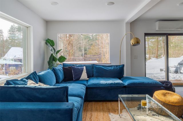 15 Lake View Drive, Woodstock, NY 12448