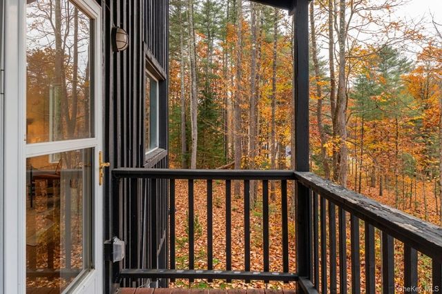 15 Lake View Drive, Woodstock, NY 12448