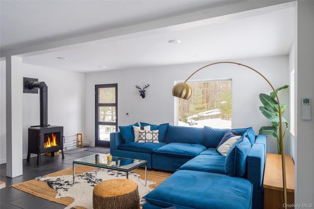 15 Lake View Drive, Woodstock, NY 12448