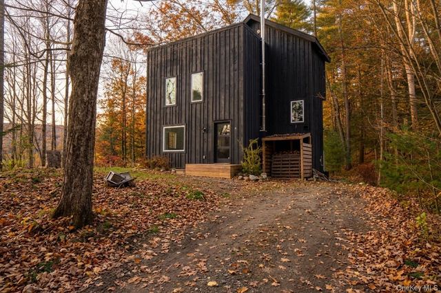 15 Lake View Drive, Woodstock, NY 12448