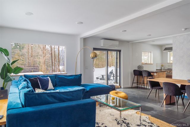 15 Lake View Drive, Woodstock, NY 12448