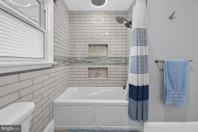 248 DEARBORNE AVE, Blackwood, NJ 08012