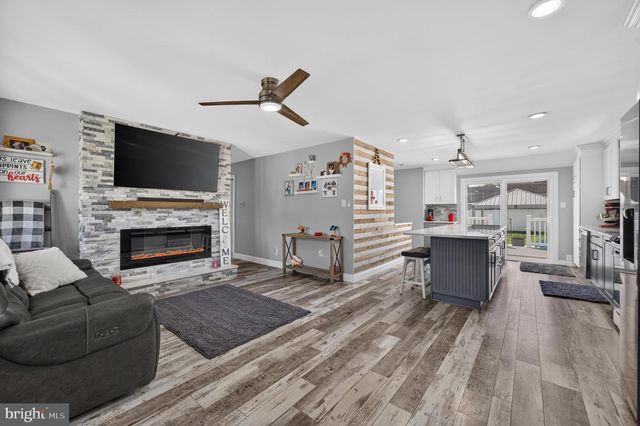 248 DEARBORNE AVE, Blackwood, NJ 08012