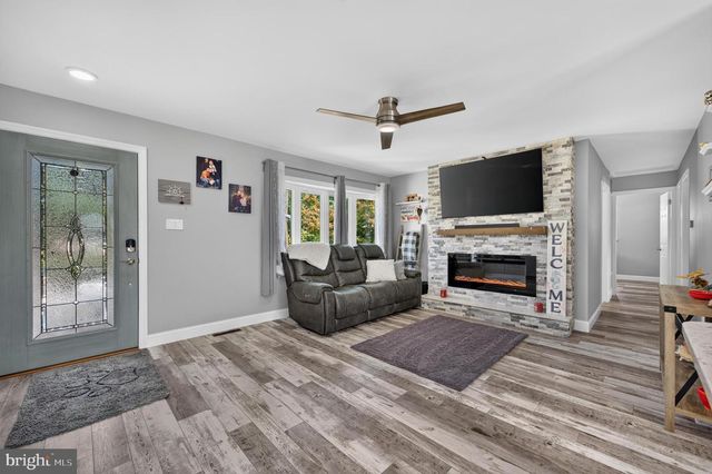 248 DEARBORNE AVE, Blackwood, NJ 08012