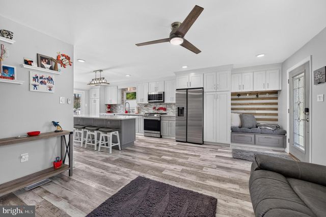 248 DEARBORNE AVE, Blackwood, NJ 08012
