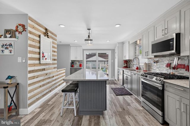 248 DEARBORNE AVE, Blackwood, NJ 08012