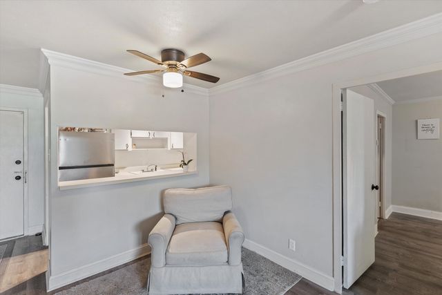 2277 Union Ave Apt 206, Memphis, TN 38104