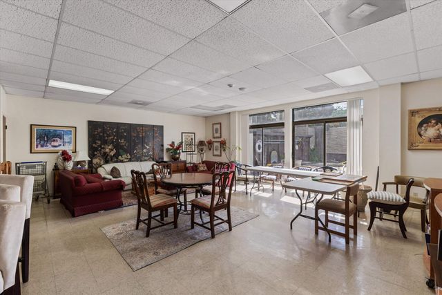 2277 Union Ave Apt 206, Memphis, TN 38104