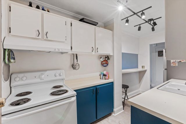 2277 Union Ave Apt 206, Memphis, TN 38104