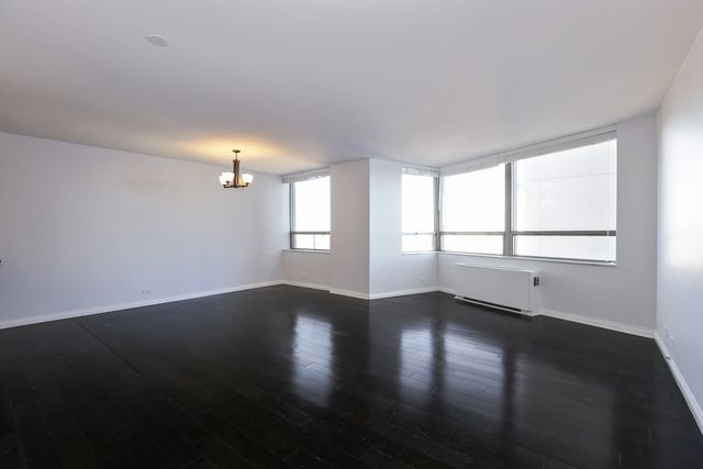 5701 N Sheridan Road 22H, Chicago, IL 60660