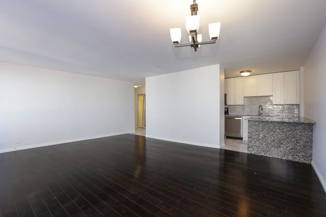 5701 N Sheridan Road 22H, Chicago, IL 60660