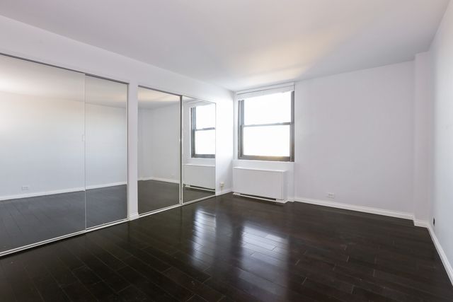 5701 N Sheridan Road 22H, Chicago, IL 60660