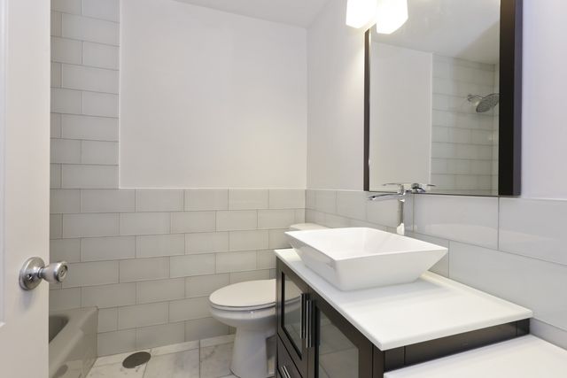 5701 N Sheridan Road 22H, Chicago, IL 60660
