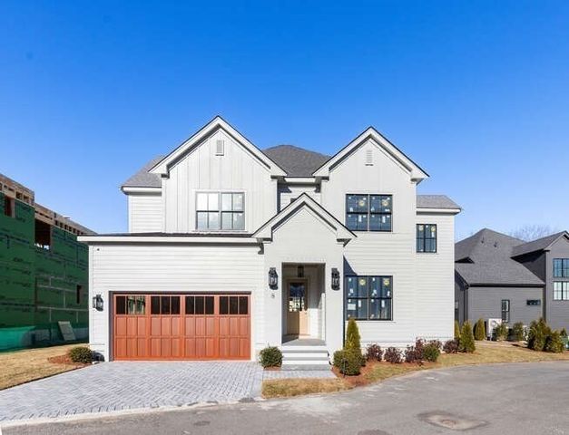 8 Common Court, Lexington, MA 02421