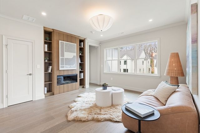 8 Common Court, Lexington, MA 02421