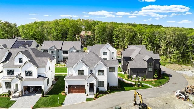 8 Common Court, Lexington, MA 02421