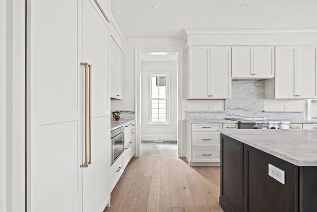 8 Common Court, Lexington, MA 02421