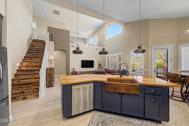 8356 W STAGHORN Road, Peoria, AZ 85383