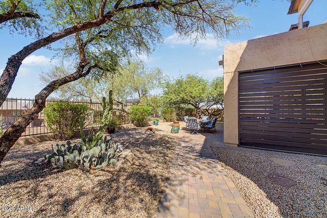 8356 W STAGHORN Road, Peoria, AZ 85383