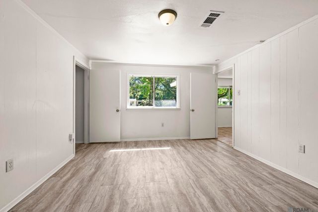 9247 Corlett Dr, Baton Rouge, LA 70811