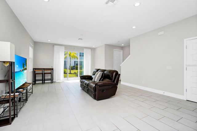 743 DRIVING RANGE COURT, Reunion, FL 34747